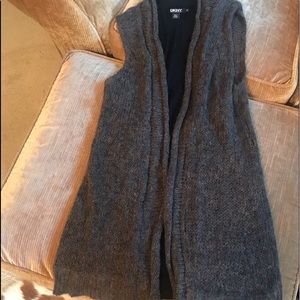 DONNA KARAN SWEATER VEST